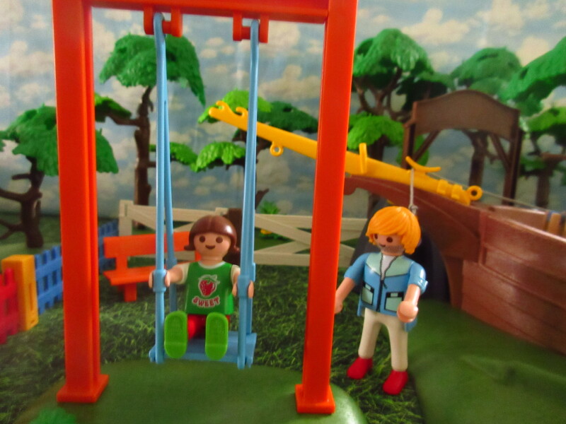 It's Springtime in Eastgate Park for the Playmobil people in our house...