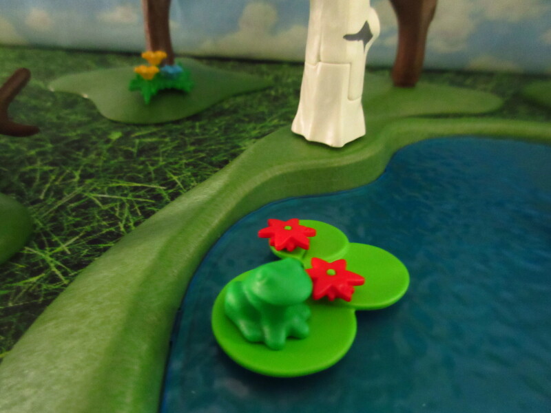 It's Springtime in Eastgate Park for the Playmobil people in our house...