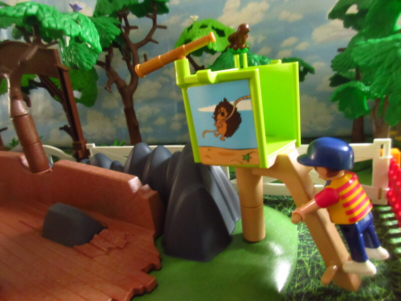 It's Springtime in Eastgate Park for the Playmobil people in our house...