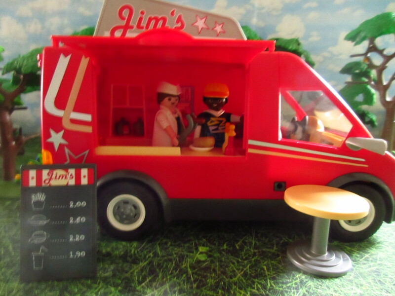 It's Springtime in Eastgate Park for the Playmobil people in our house...