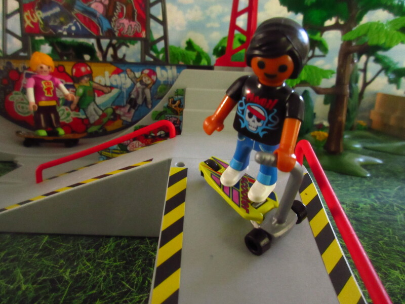 It's Springtime in Eastgate Park for the Playmobil people in our house...
