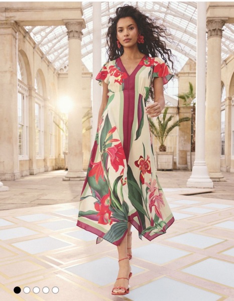 Beach wedding guest dress ideas for a stylish midlife figure