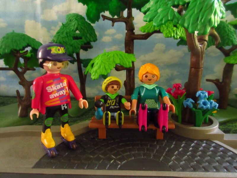 It's Springtime in Eastgate Park for the Playmobil people in our house...