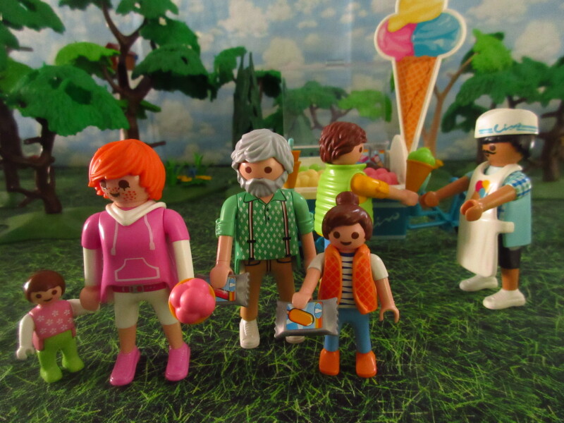 It's Springtime in Eastgate Park for the Playmobil people in our house...