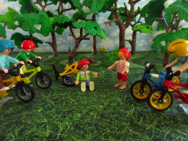 It's Springtime in Eastgate Park for the Playmobil people in our house...