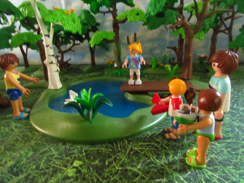 It's Springtime in Eastgate Park for the Playmobil people in our house...
