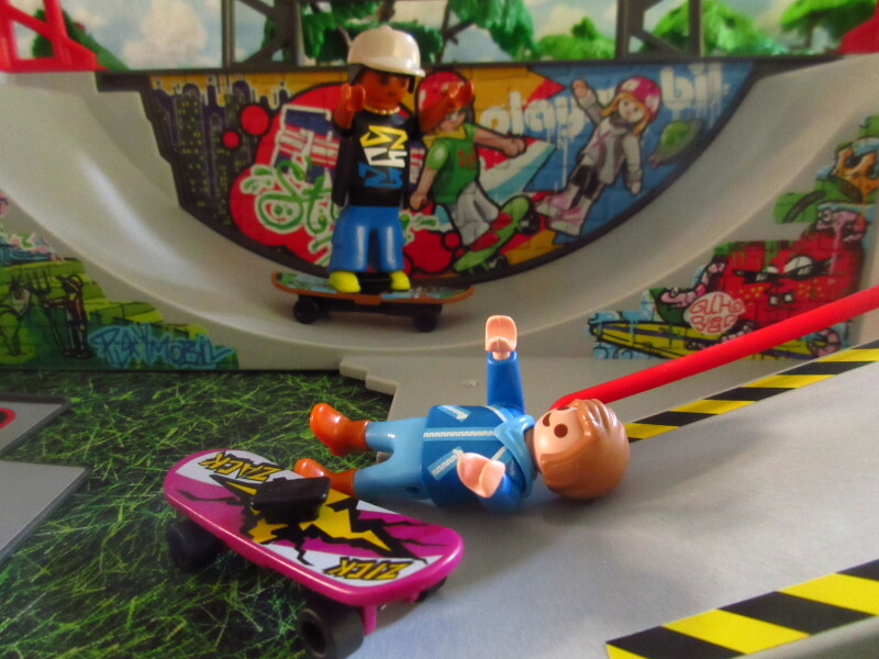 It's Springtime in Eastgate Park for the Playmobil people in our house...