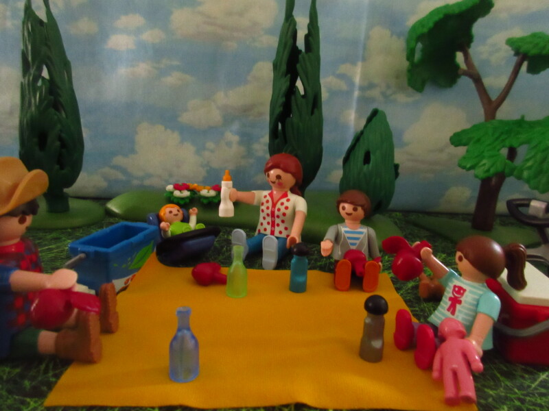 It's Springtime in Eastgate Park for the Playmobil people in our house...