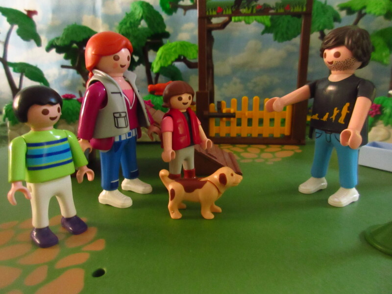 It's Springtime in Eastgate Park for the Playmobil people in our house...