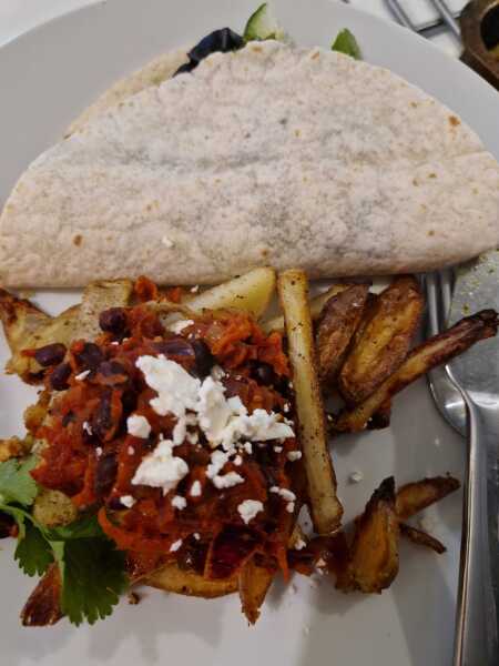 Meal planning, sharing recipes and ideas to make the weekly budget go further.