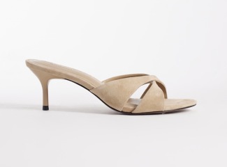 What to wear to April wedding in Italy?