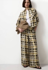Where can I find a flowing two-piece trouser set on the high street?