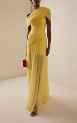 What should I wear to a black tie celebrity wedding?