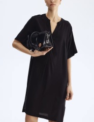 Help dress an 18-20 woman to be cool and comfy this summer