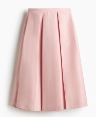 Child's graduation but seeing (stbex)H so need something drop-dead gorgeous  but elegant and wont make me look like mutton.