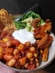 Meal planning, sharing recipes and ideas to make the weekly budget go further.