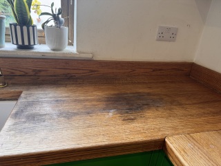 Re-sanding wooden worktop