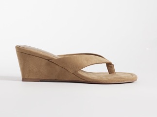What to wear to April wedding in Italy?