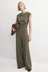 Where can I find a flowing two-piece trouser set on the high street?