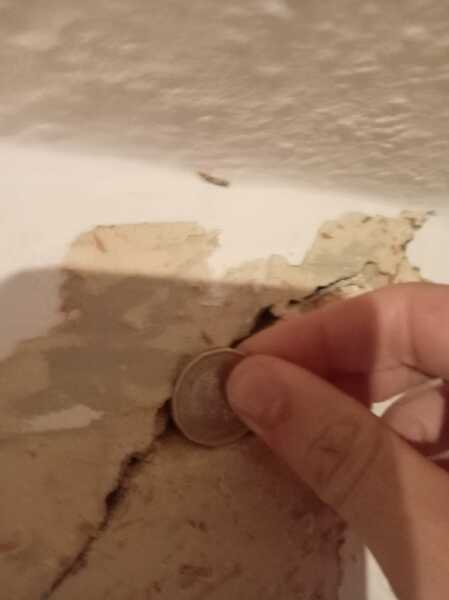 Structual crack above door?