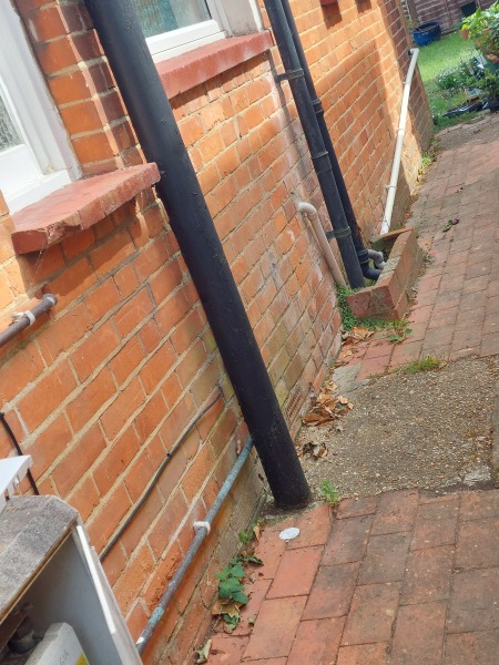 Structual crack above door?