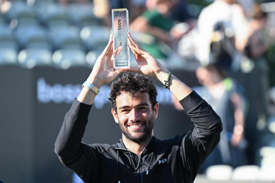TENNIS: Roland Garros rolls on