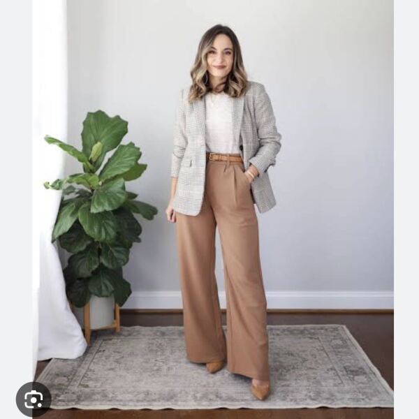 Jeans to a Paris start-up interview for a VP role?