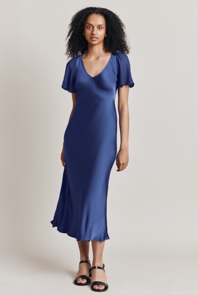 Affordable wedding outfit ideas for a casual event with modest coverage