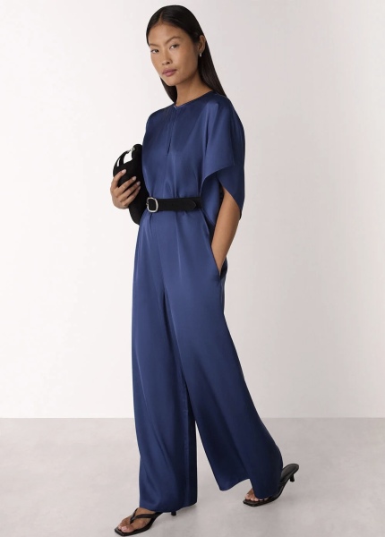 Stylish mother of the bride dress ideas for a warm wedding abroad