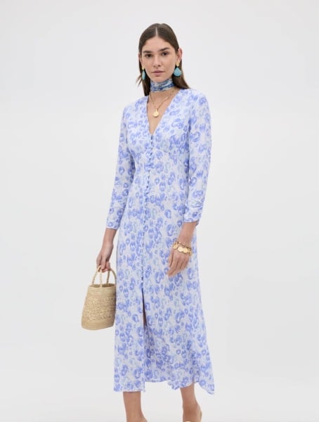 Stylish mother of the bride dress ideas for a warm wedding abroad