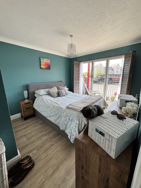 AIBU to think teal is an awful choice for interiors?