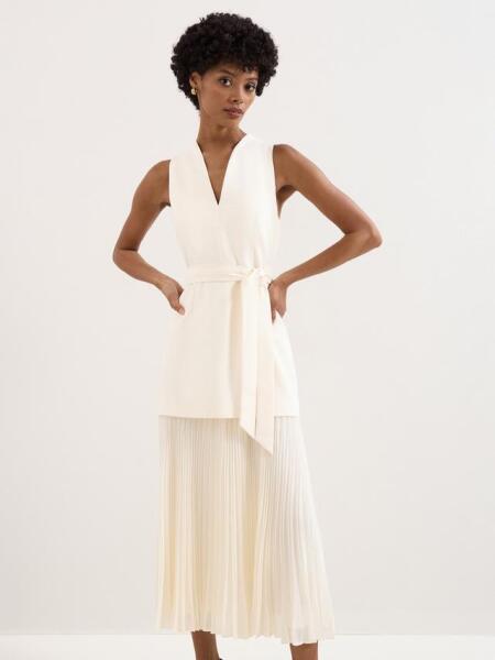 Dress code ‘CHIC’ - help needed desperately