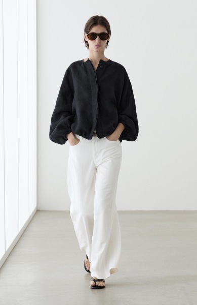 Jacket ideas for an apple shape with wide-leg trousers