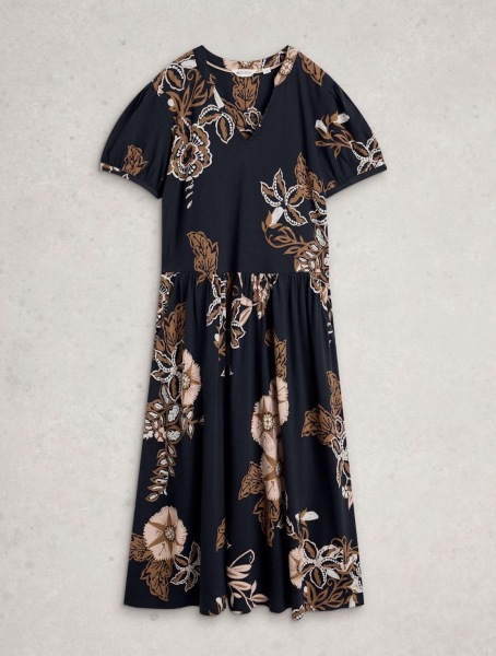 Affordable wedding outfit ideas for a casual event with modest coverage