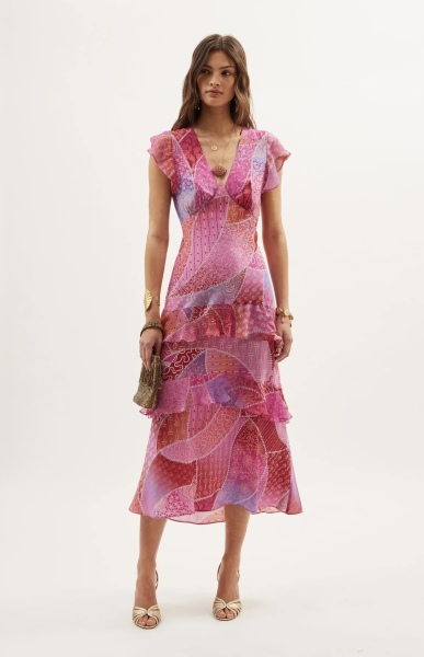Stylish mother of the bride dress ideas for a warm wedding abroad