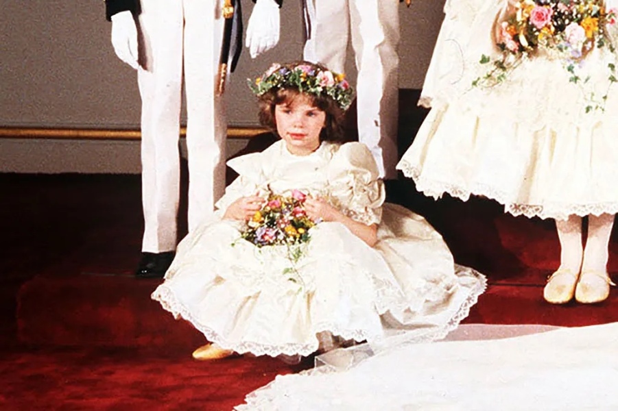AIBU to wear a floral dress my brother's girlfriend calls white to their wedding? Part 2.