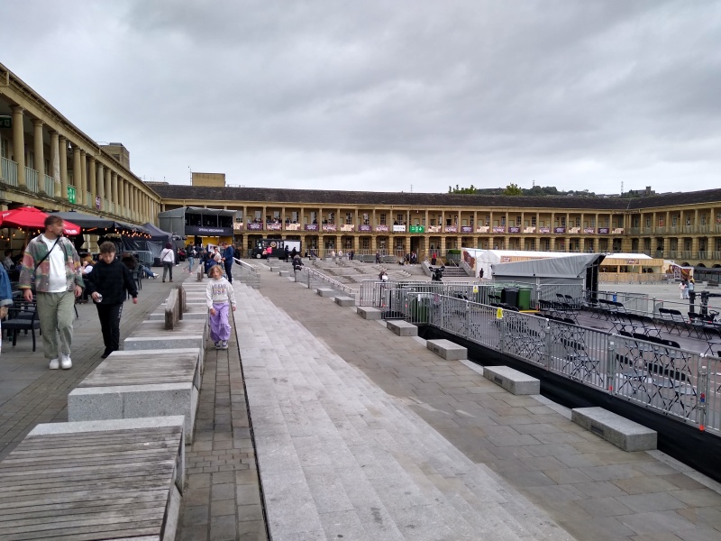 Anyone been to a gig at The Piece Hall? Accessibility question