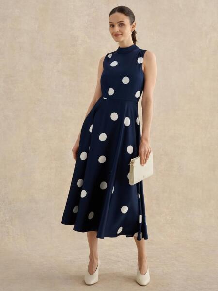 Petite summer wedding guest dress recommendations for a stylish London look
