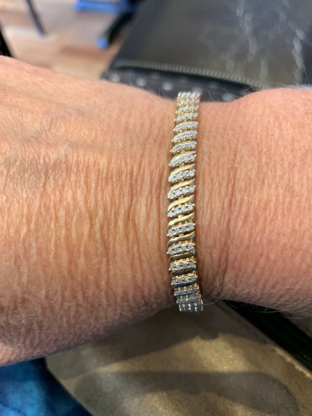 Does anyone have a diamond tennis bracelet?