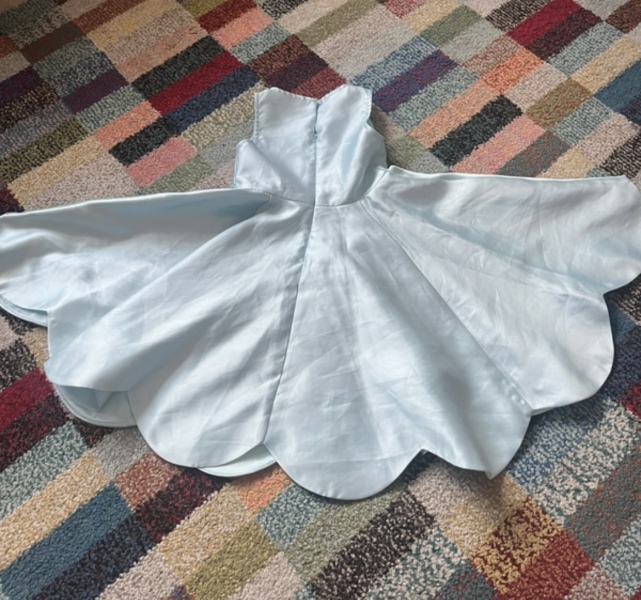 AIBU to wear a white print dress to my brother’s wedding & dressing my DD in white too?