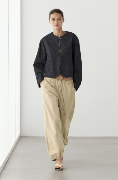 Jacket ideas for an apple shape with wide-leg trousers