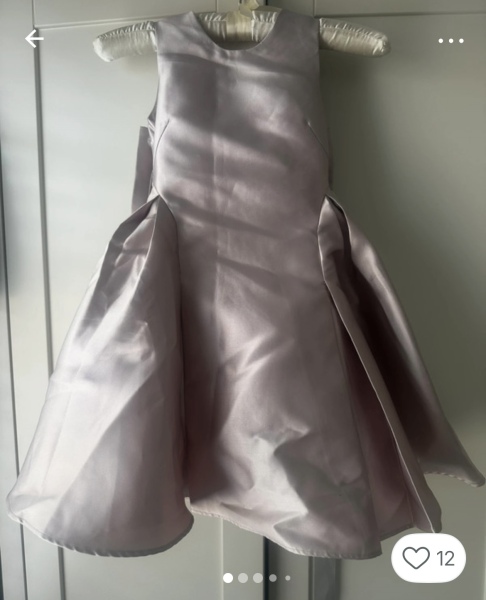 AIBU to wear a white print dress to my brother’s wedding & dressing my DD in white too?
