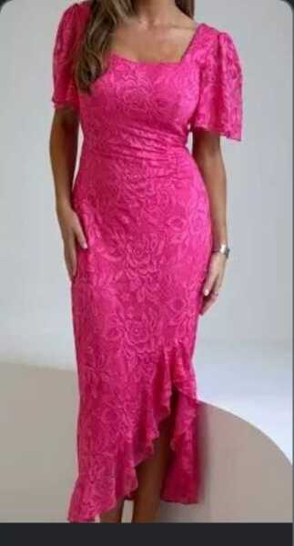 Does this dress exist MN? Another wedding guest one.