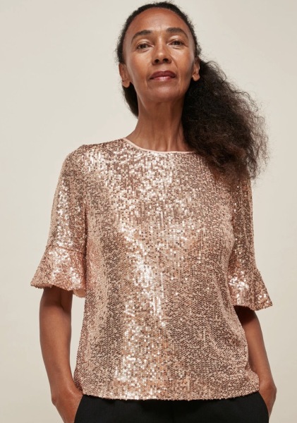 What to wear for a garden glam and disco birthday celebration?