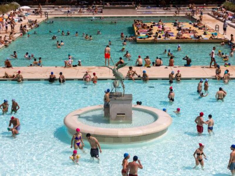 To remind people of French swimming pool rule