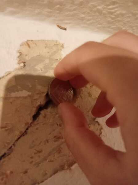 Structual crack above door?