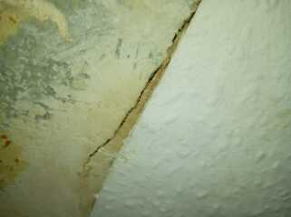Anxiety about the ceiling collapsing