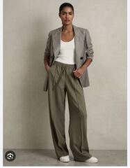 Jeans to a Paris start-up interview for a VP role?