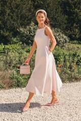 Dress code ‘CHIC’ - help needed desperately