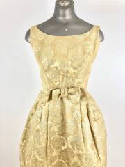 What did you wear to your registry office wedding?